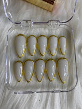 Load image into Gallery viewer, White and Gold-Press ons