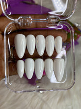 Load image into Gallery viewer, All White Affair-Press ons
