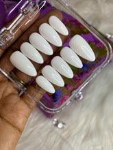 Load image into Gallery viewer, All White Affair-Press ons